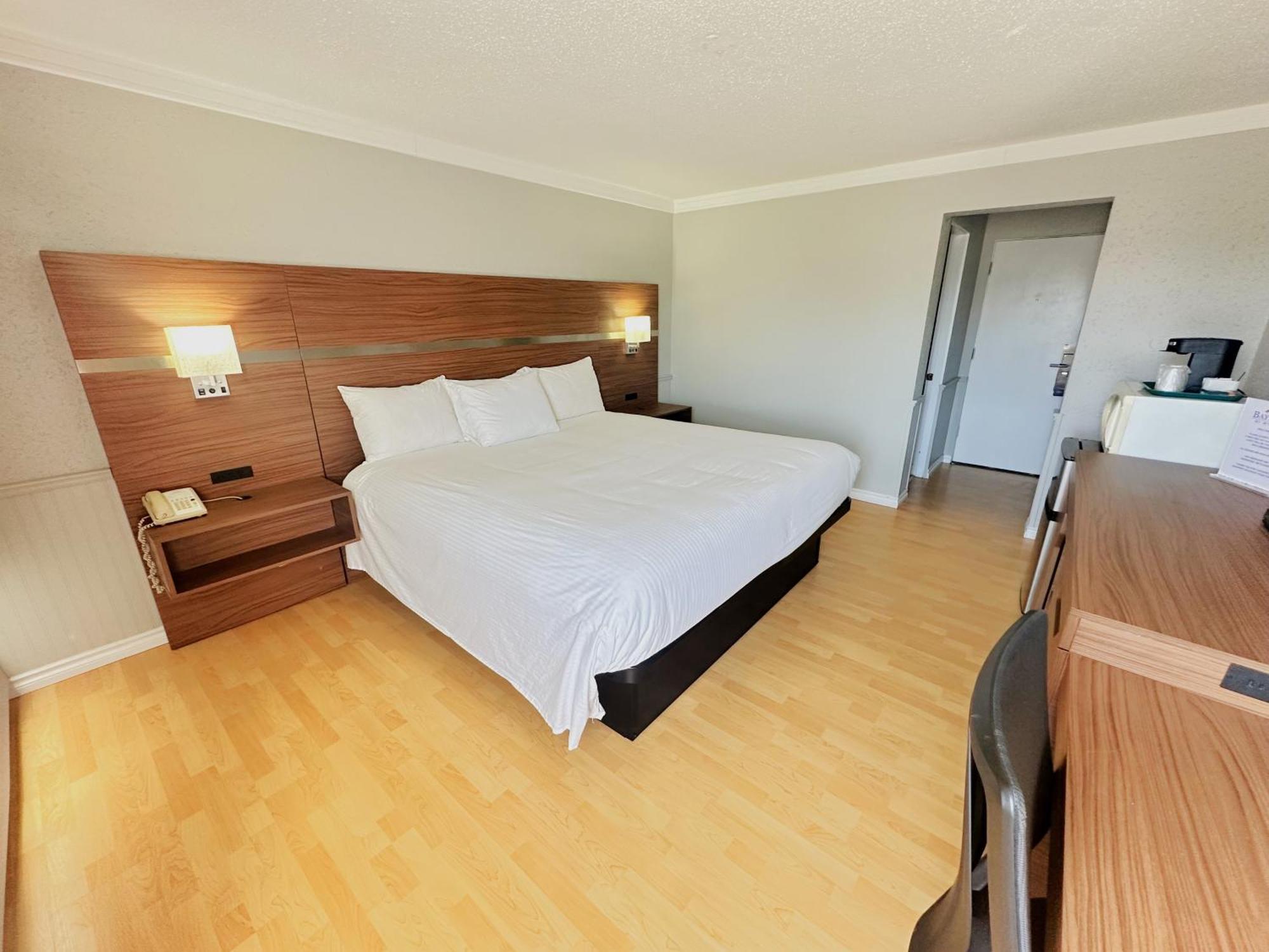 Baymont By Wyndham Edson Hotel Exterior foto