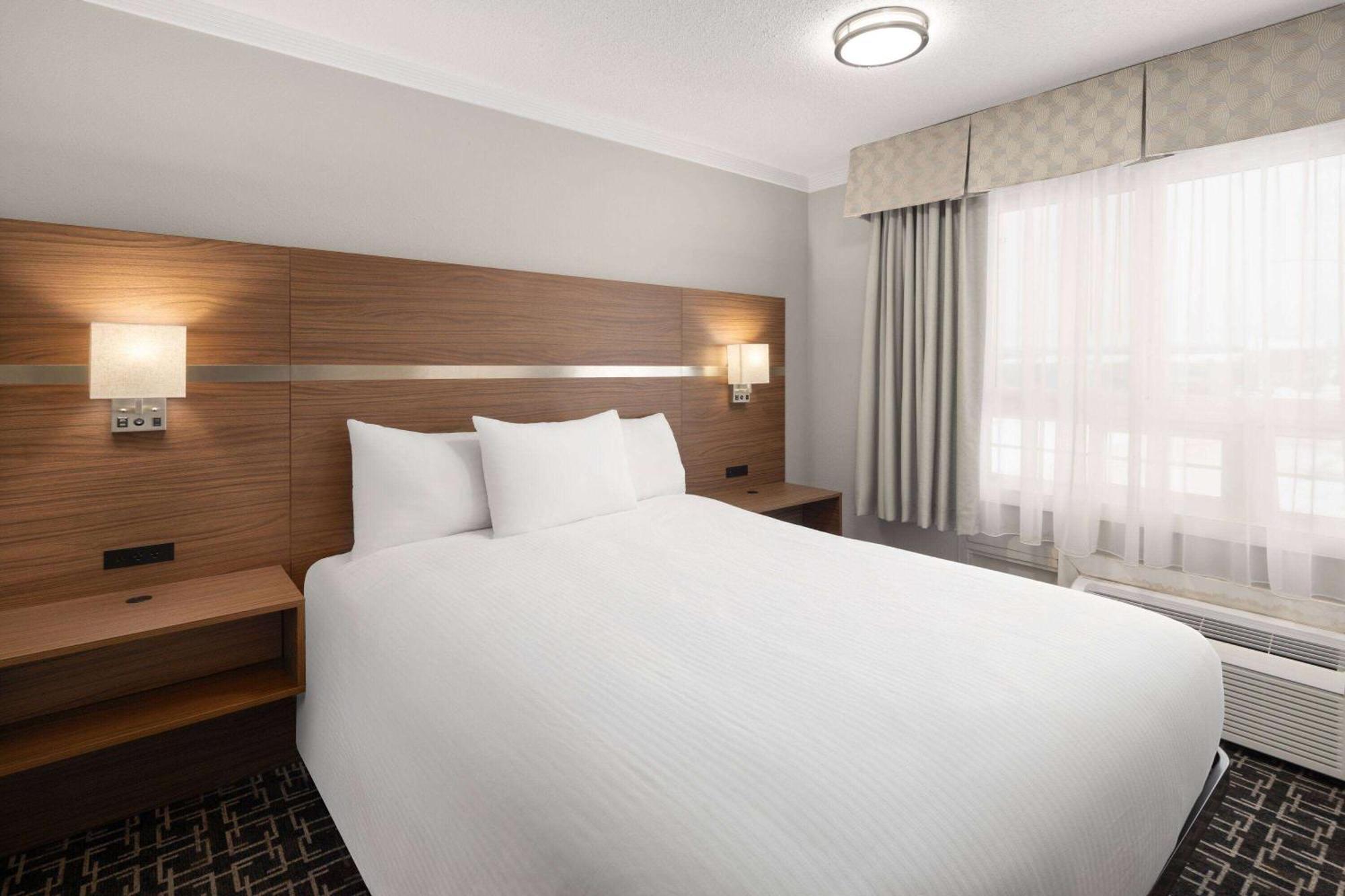 Baymont By Wyndham Edson Hotel Exterior foto