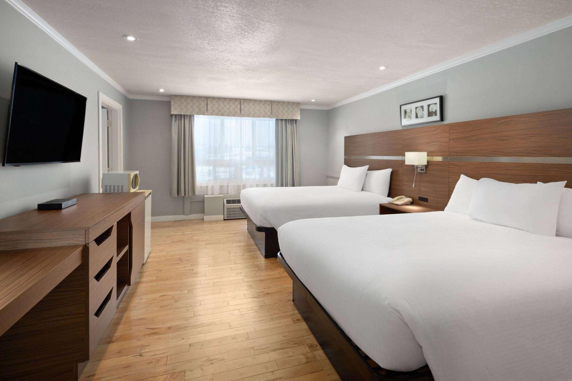 Baymont By Wyndham Edson Hotel Exterior foto