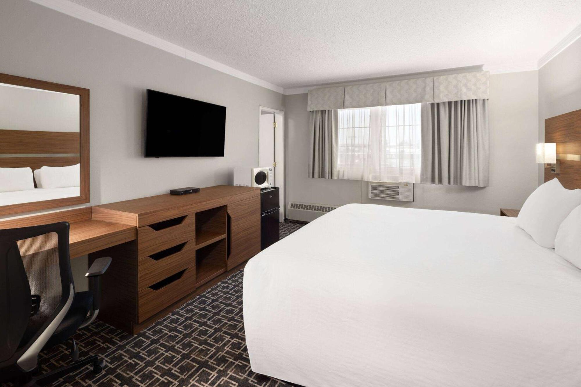Baymont By Wyndham Edson Hotel Exterior foto