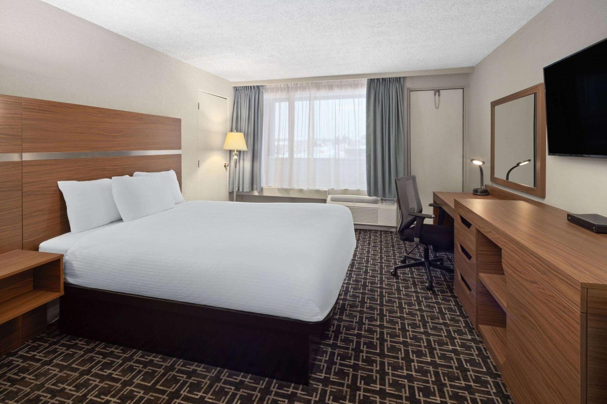 Baymont By Wyndham Edson Hotel Exterior foto